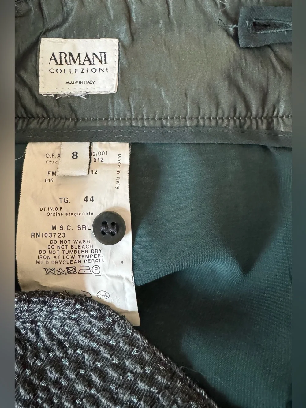 Armani Collezioni skirt with pockets
